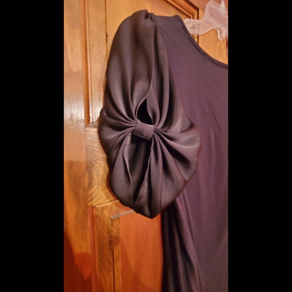 Express Black Satin Puff Sleeve Tee - Picture 5 of 5